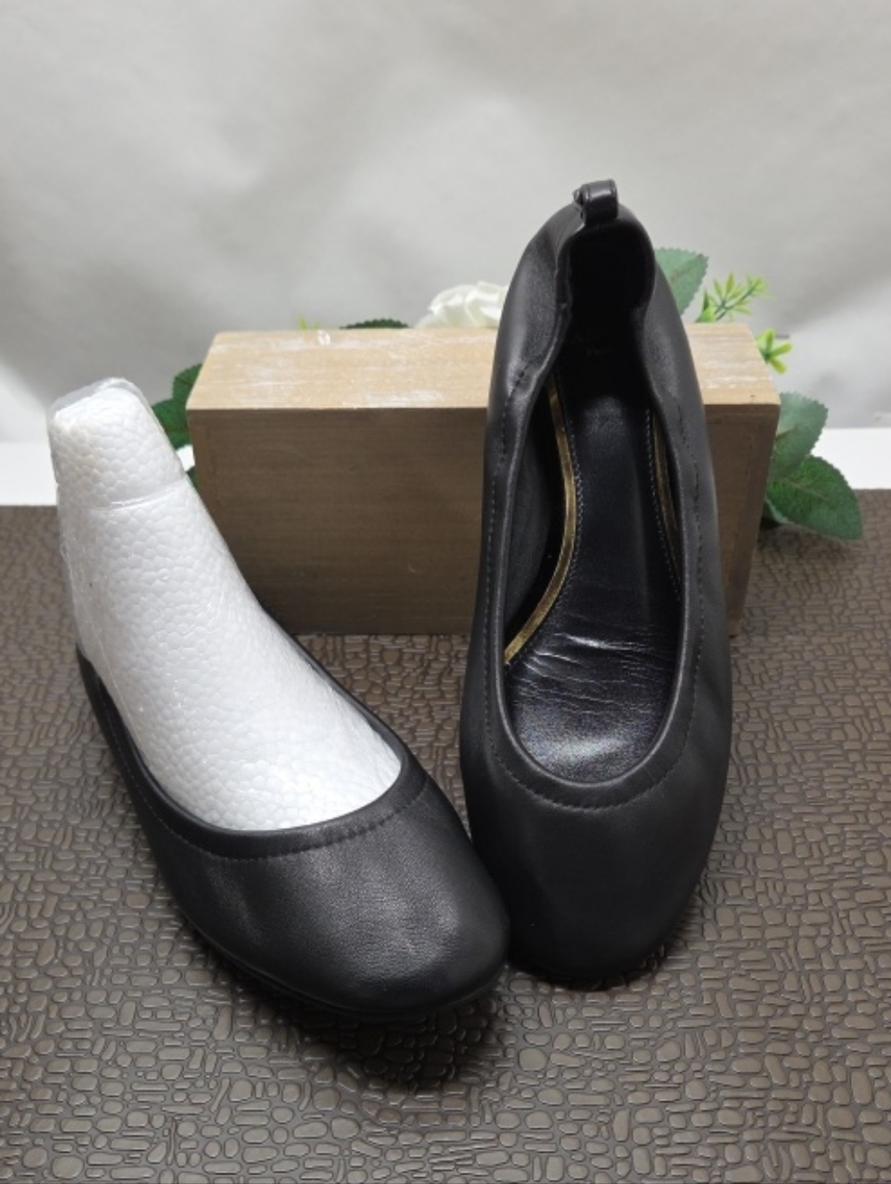 Lanvin Ballet Leather Flats Women’s  Size 7- 37 1/2 Round Toe